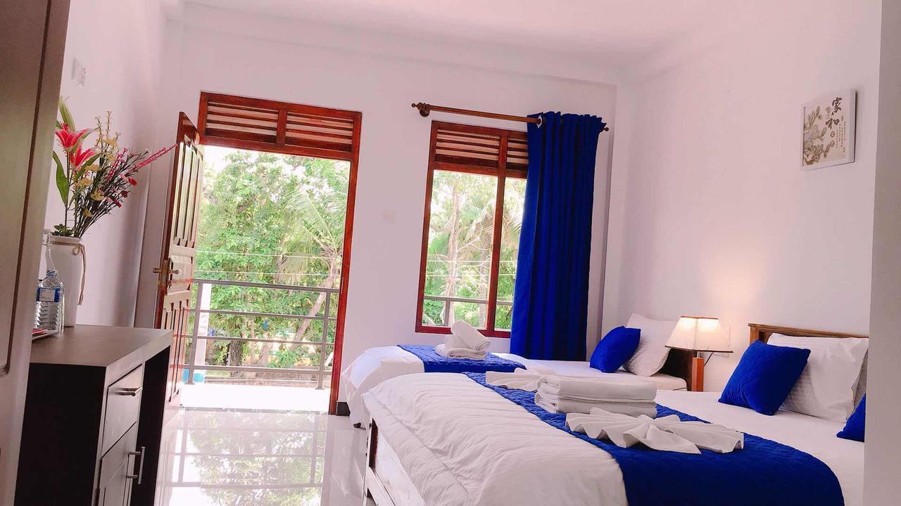 Blue Whale Holiday Hotel Mirissa Exterior foto