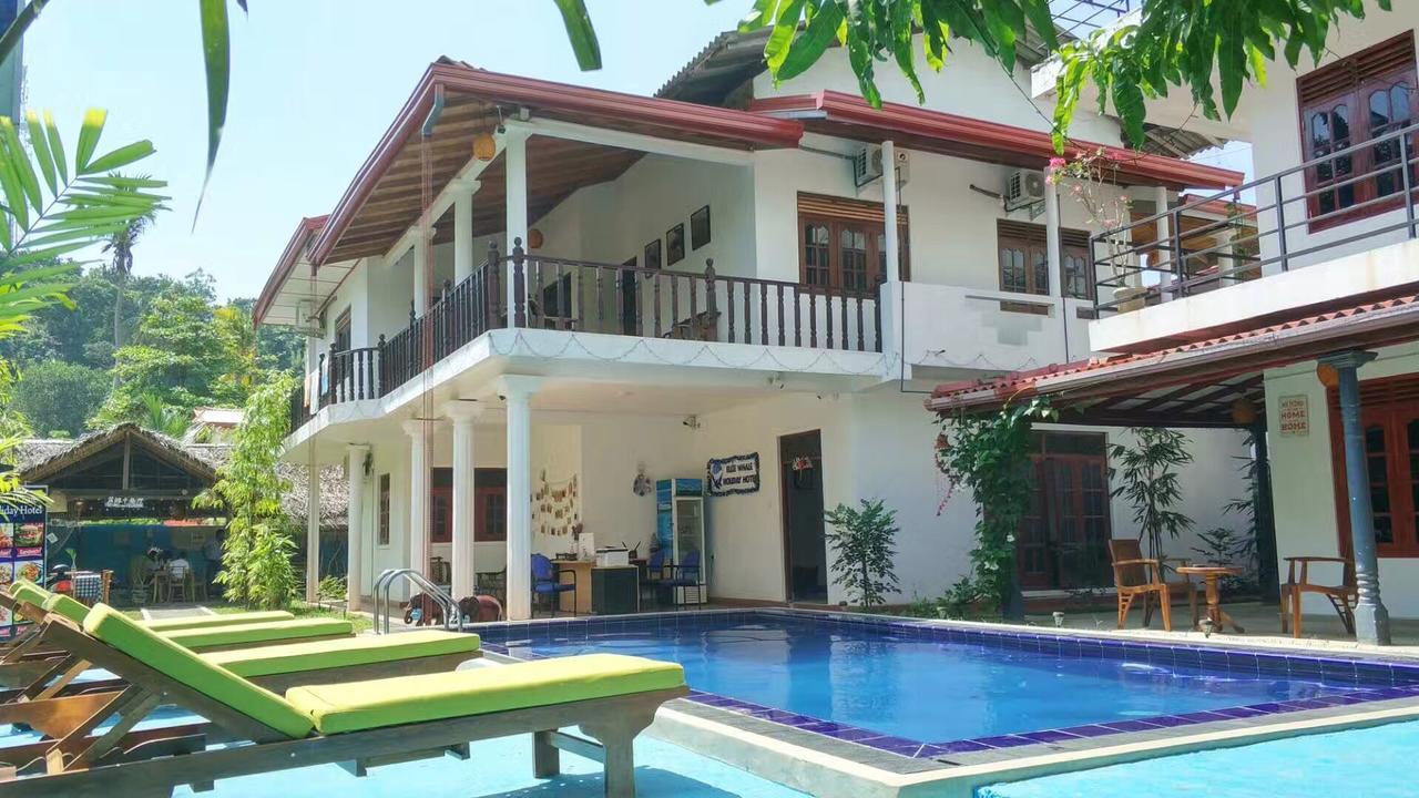 Blue Whale Holiday Hotel Mirissa Exterior foto