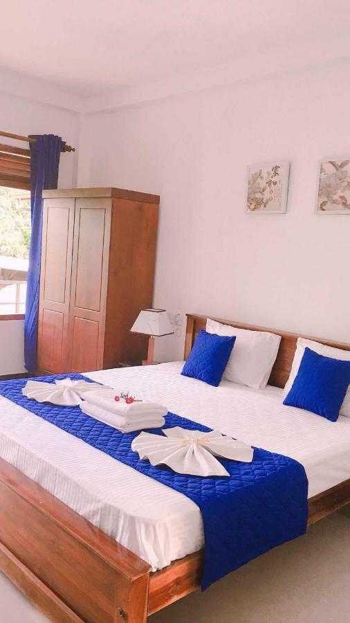 Blue Whale Holiday Hotel Mirissa Exterior foto